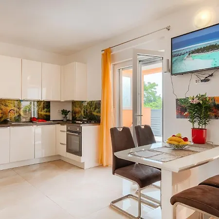 Jasminka By Guide Peroj