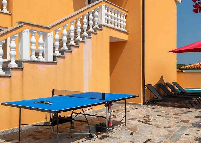 Jasminka By Guide * Peroj