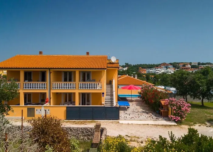 Jasminka By Guide * Peroj