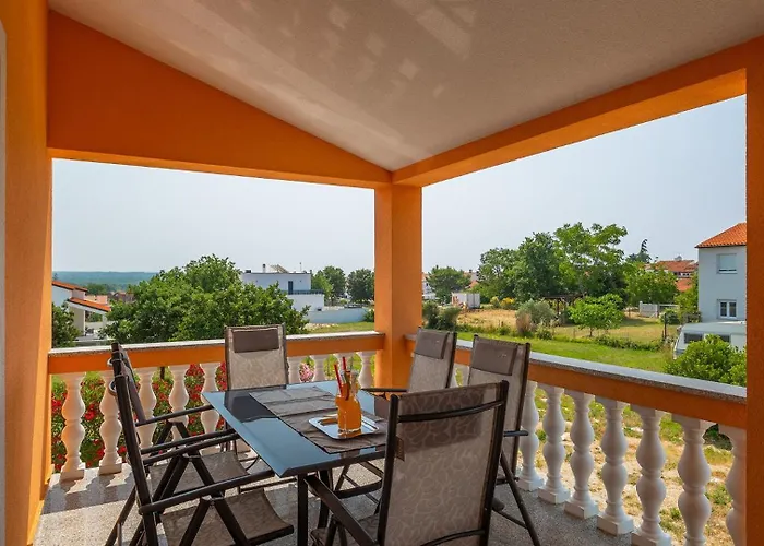 Jasminka By Guide * 佩罗杰