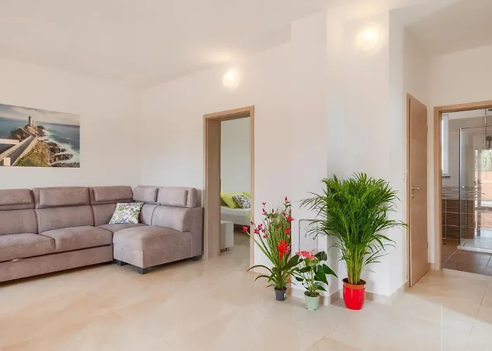 Jasminka By Guide 佩罗杰