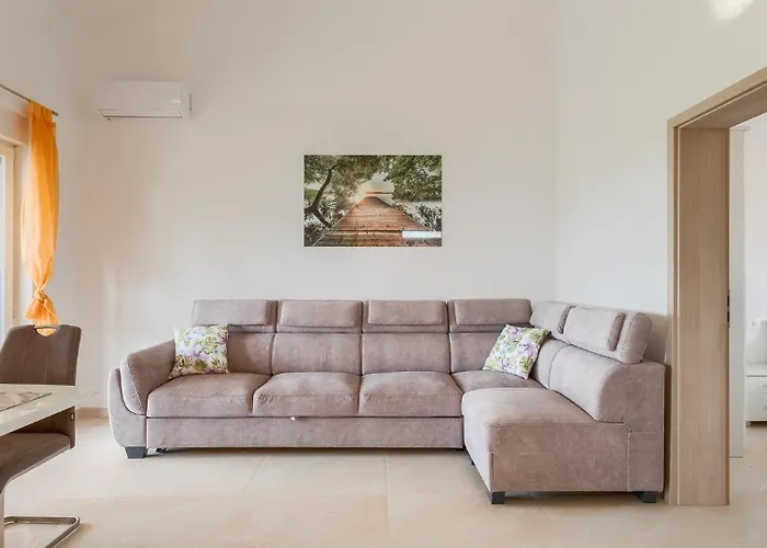 Jasminka By Guide 佩罗杰