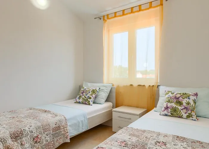 别墅 Jasminka By Guide 佩罗杰